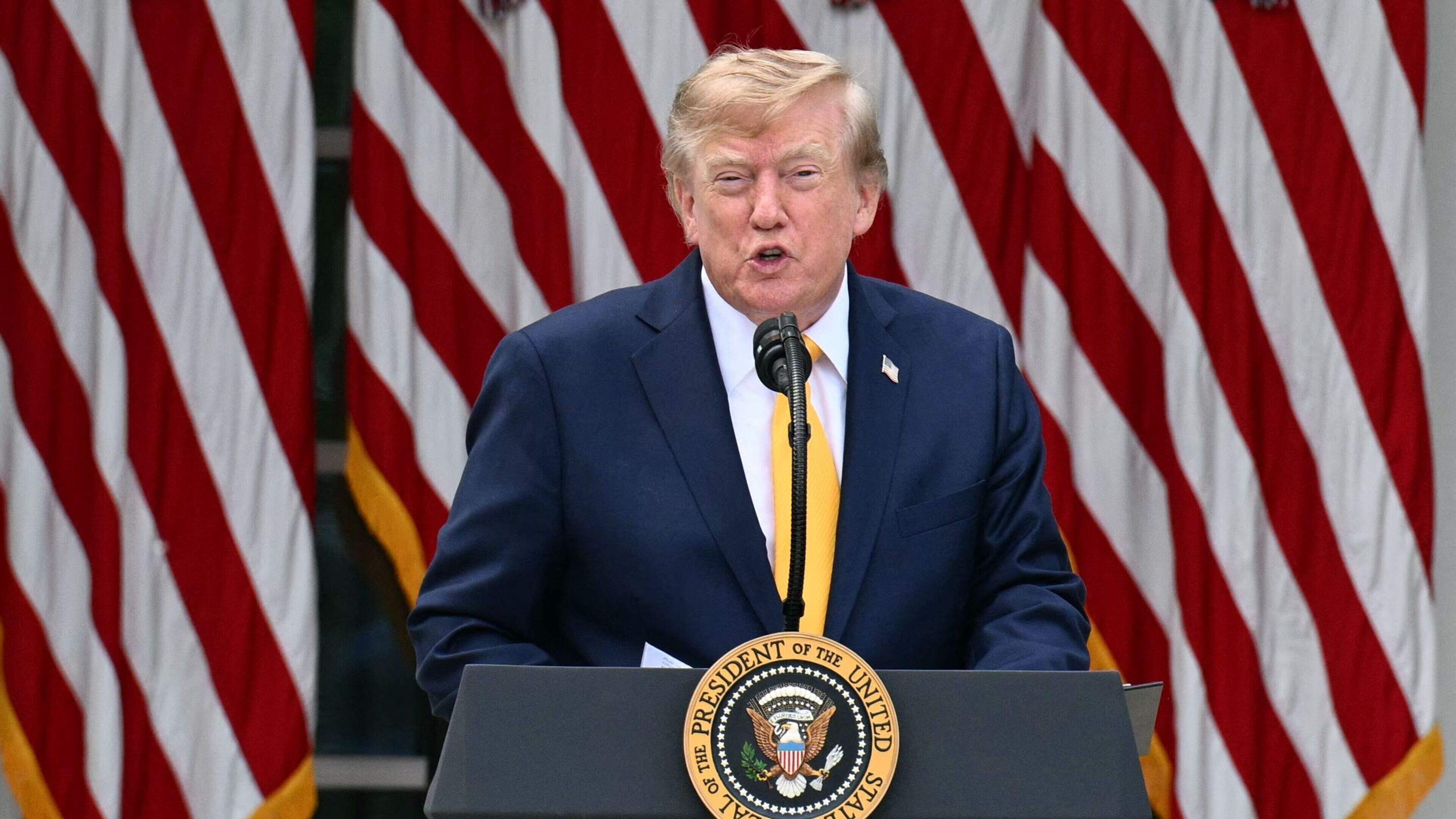 LIVE | Trump haalt uit naar ’falende’ regering Iran: ’Executies moeten nu stoppen’ 